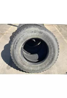 Kenworth W900S Tires