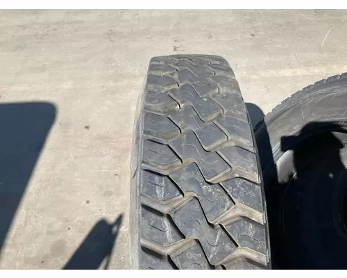 Kenworth W900S Tires