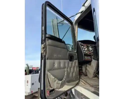 Kenworth W900 Cab