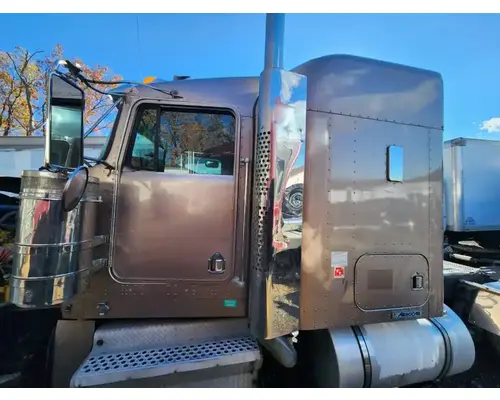 Kenworth W900 Cab