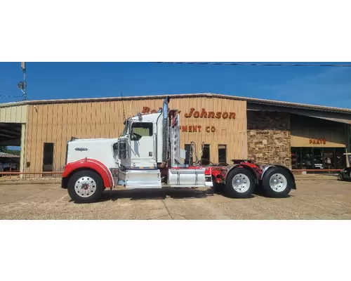 Kenworth W900 Complete Vehicle