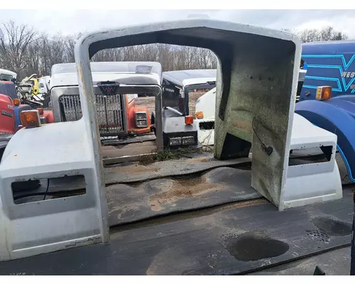 Hood KENWORTH W900 WG Truck Centre