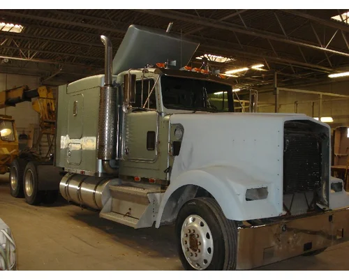 Hood KENWORTH W900 Valley Truck - Grand Rapids