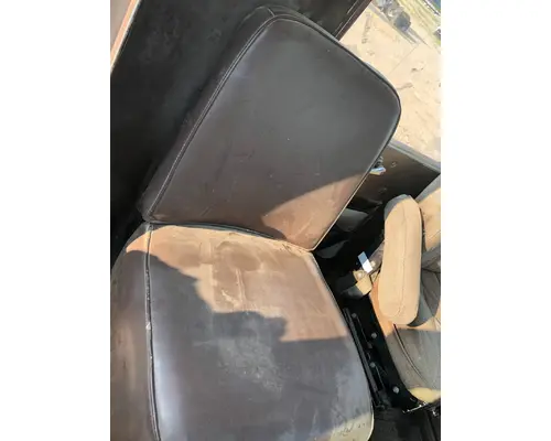 Seat, Front Kenworth W900A Vander Haags Inc Sp