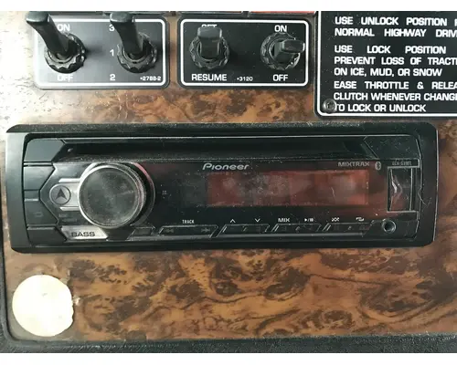 Radio Kenworth W900L Vander Haags Inc Cb