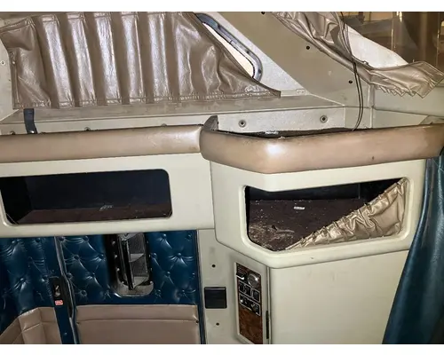 Sleeper Kenworth W900L Vander Haags Inc Sf