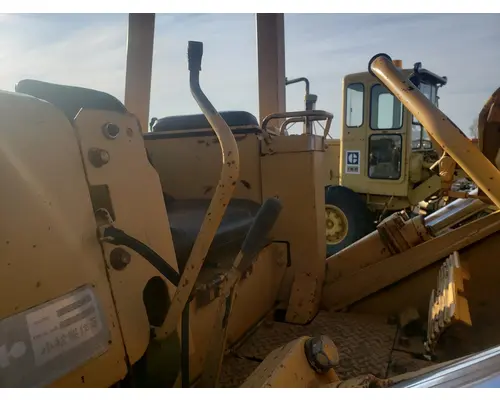 Komatsu D55S-3 Equip Controls