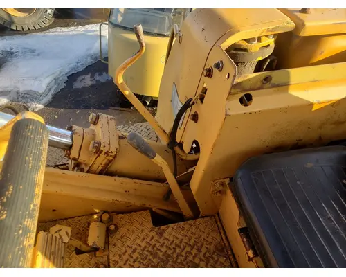 Komatsu D55S-3 Equip Controls