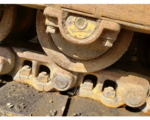 Komatsu D55S-3 Equip Track Roller