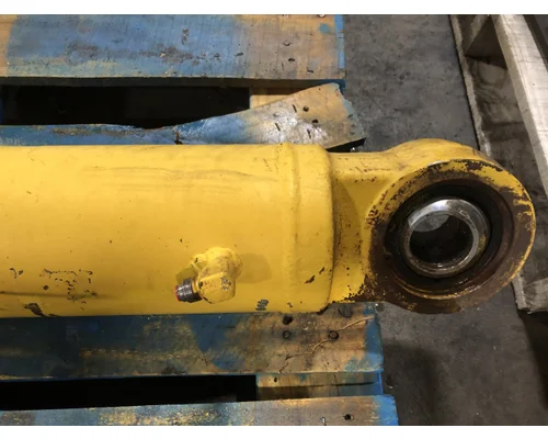 Komatsu D61PX-12 Equip Hydraulic Cylinder