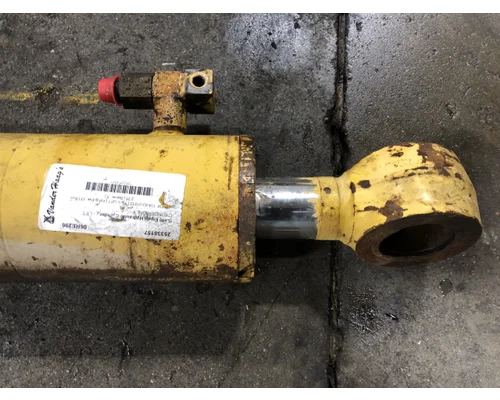 Komatsu D61PX-12 Equip Hydraulic Cylinder