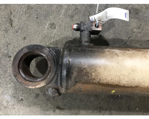 Komatsu D61PX-12 Equip Hydraulic Cylinder