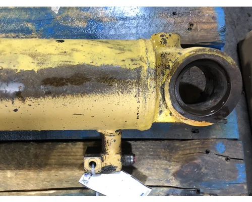 Komatsu D61PX-12 Equip Hydraulic Cylinder