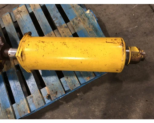 Komatsu D61PX-12 Equip Track Idler