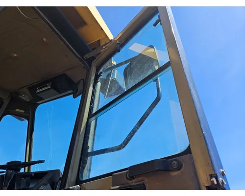 Komatsu WA380-1 Equip Door Assembly