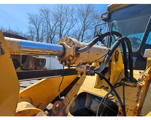 Komatsu WA380-1 Equip Hydraulic Cylinder