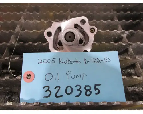 Kubota D722 Oil Pump