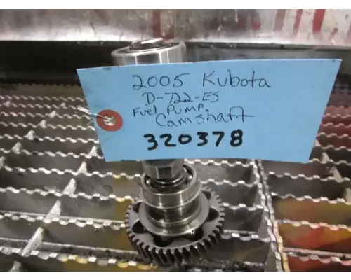 Kubota D772 Camshaft