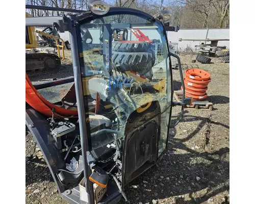 Kubota M6060HDC Equip Back Glass