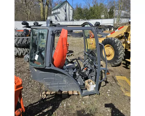 Kubota M6060HDC Equip Back Glass