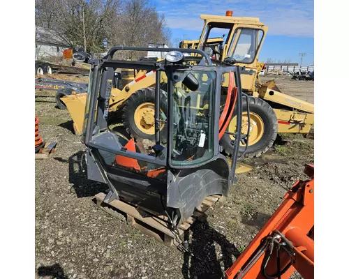 Kubota M6060HDC Equip Back Glass