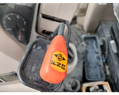 Kubota M6060HDC Equip Controls