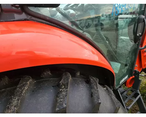 Kubota M6060HDC Equip Fender