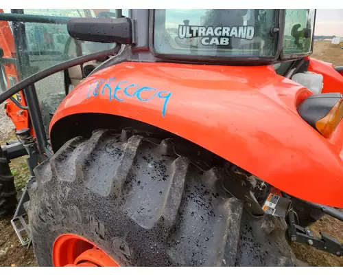 Kubota M6060HDC Equip Fender