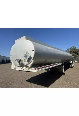 LBT INC 9,200 Gallon Fuel Tanker Trailer