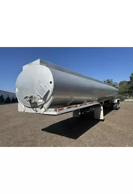 LBT INC 9,200 Gallon Fuel Tanker Trailer
