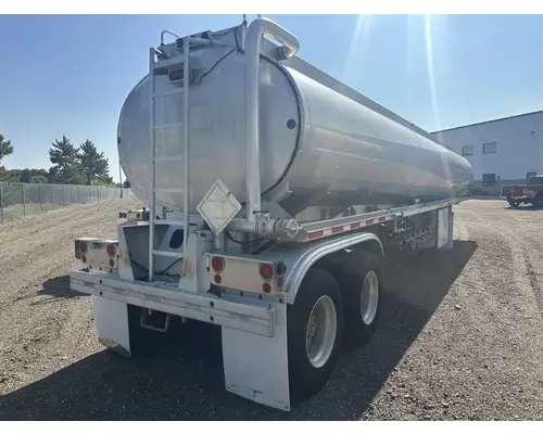 LBT INC 9,200 Gallon Fuel Tanker Trailer
