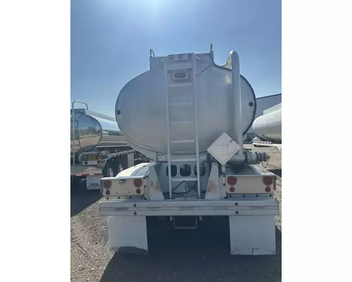 LBT INC 9,200 Gallon Fuel Tanker Trailer