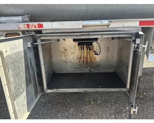LBT INC 9,200 Gallon Fuel Tanker Trailer