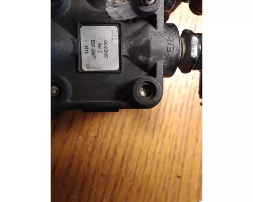 LEVELING SUSPENSION VALVE, AIR