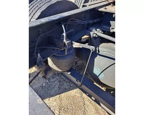 LEVELING SUSPENSION VALVE, AIR