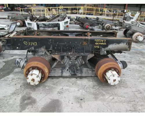 MACK MANUFACTURER SS44 CAMELBACK CUTOFF - TANDEM AXLE