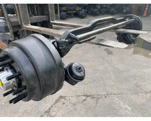 MACK 18,000 LBS Axle Assembly, Front (Steer)