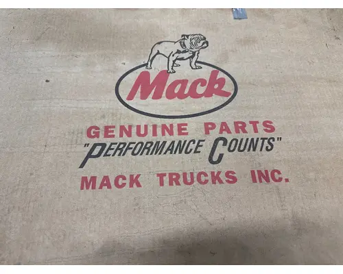 MACK 20QS53M Back Glass