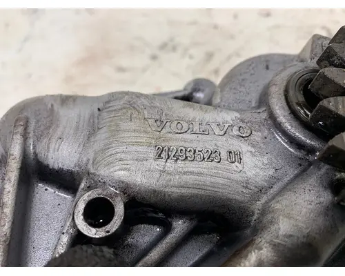MACK 212935223 Oil Pump