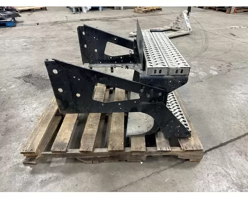 MACK 21439431 Step
