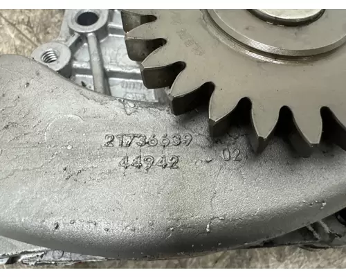 MACK 21736639 Oil Pump