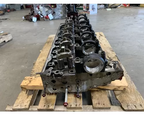 MACK 22063681 Cylinder Head