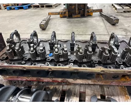 MACK 22063681 Cylinder Head