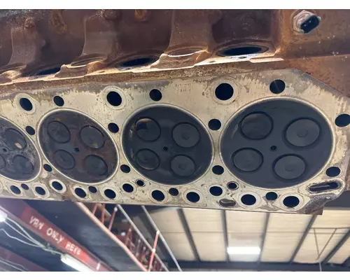 MACK 22063681 Cylinder Head