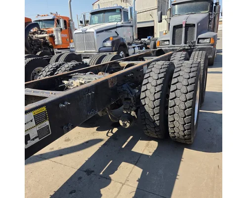 MACK 4 bag air ride Cutoff Assembly(Housing & Suspension only)