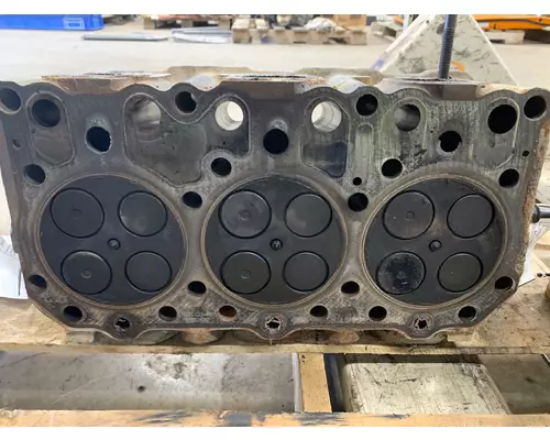 MACK 732GB5341M Cylinder Head