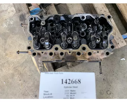 MACK 732GB5352M Cylinder Head