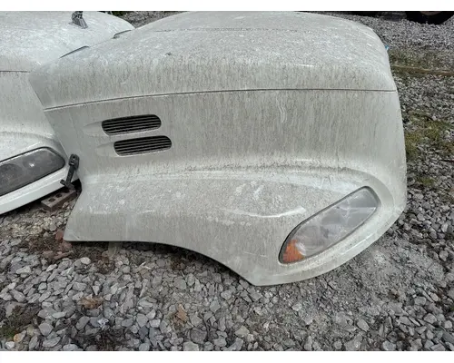 MACK 82716357 Hood