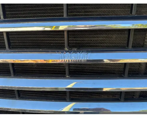 MACK 82716357 Hood
