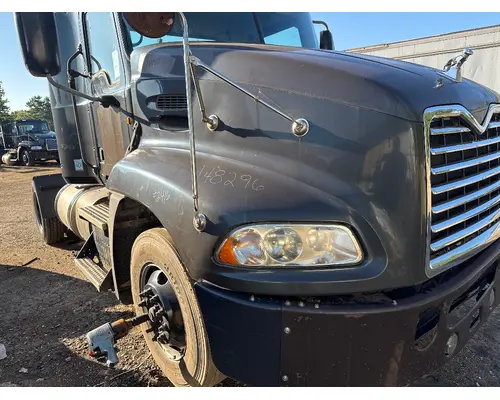MACK 82716357 Hood
